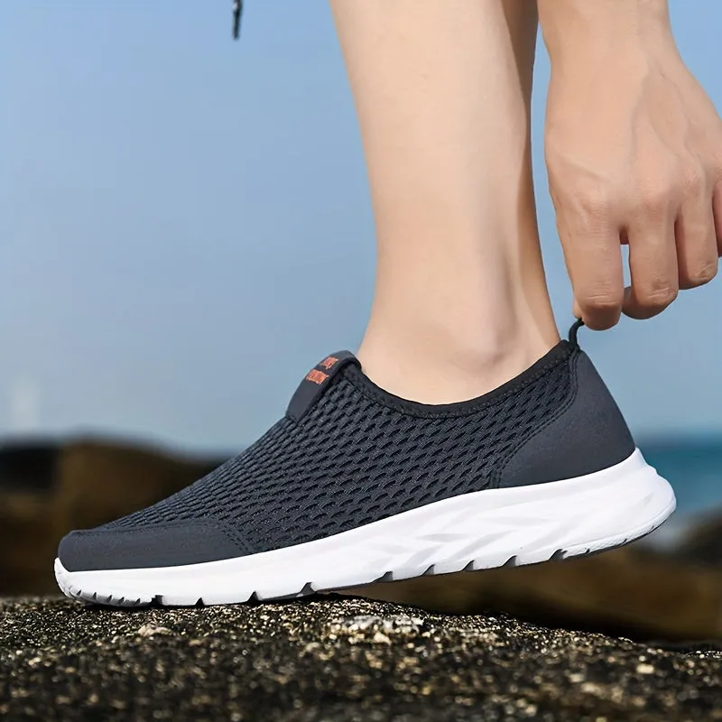 Lightweight and breathable men's sneakers