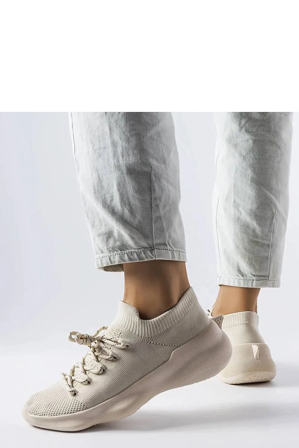 Lightweight breathable green sneakers