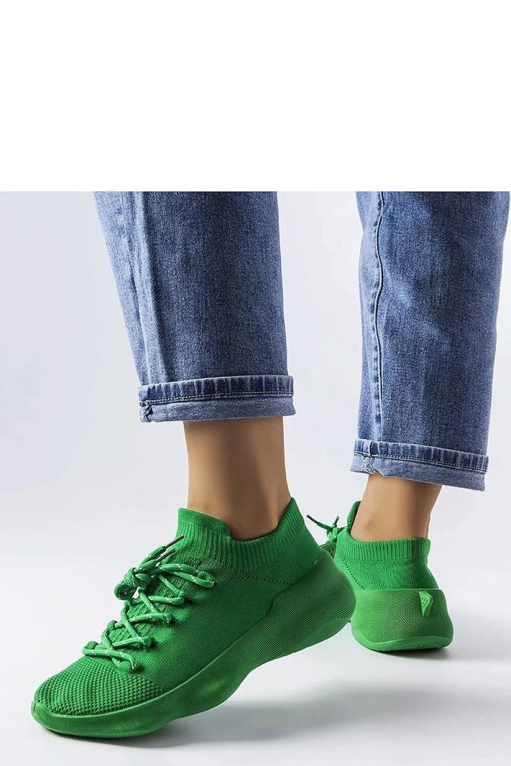 Lightweight breathable green sneakers