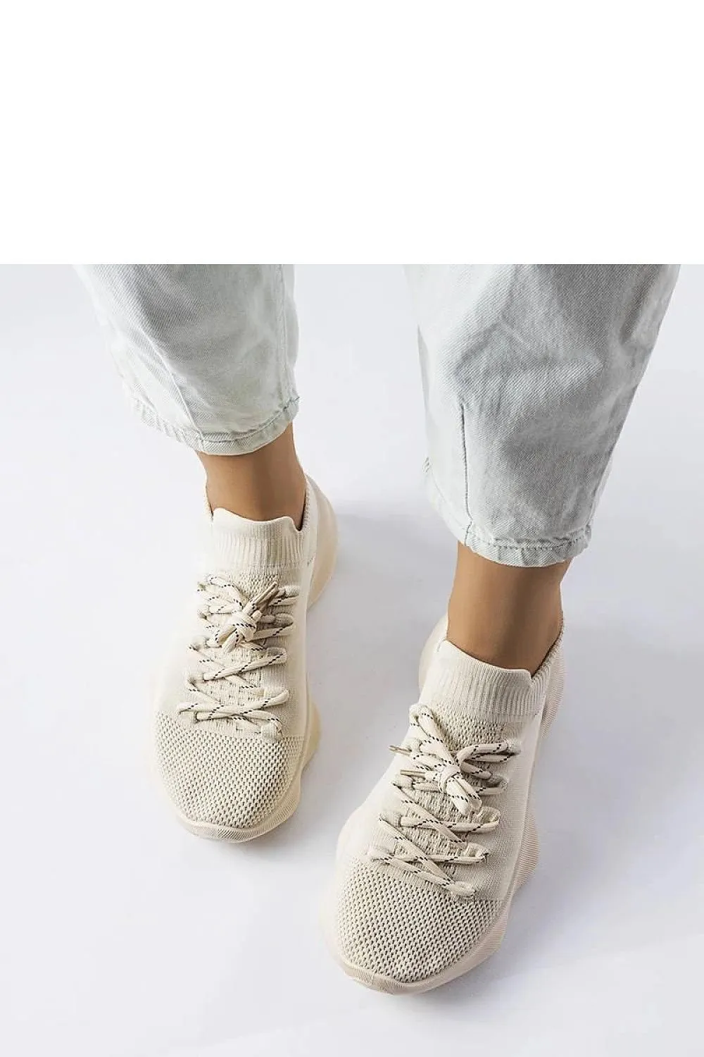 Lightweight breathable green sneakers