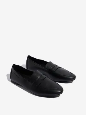 LUNA BLU Black Faux-Leather Loafers